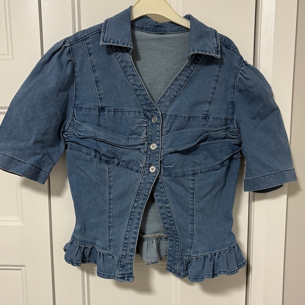 Blue Denim Ruffle Short Sleeve Button Up Size Small